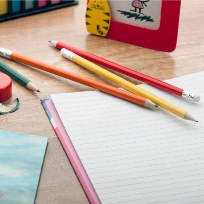 Моливи - единични бройки с различна форма